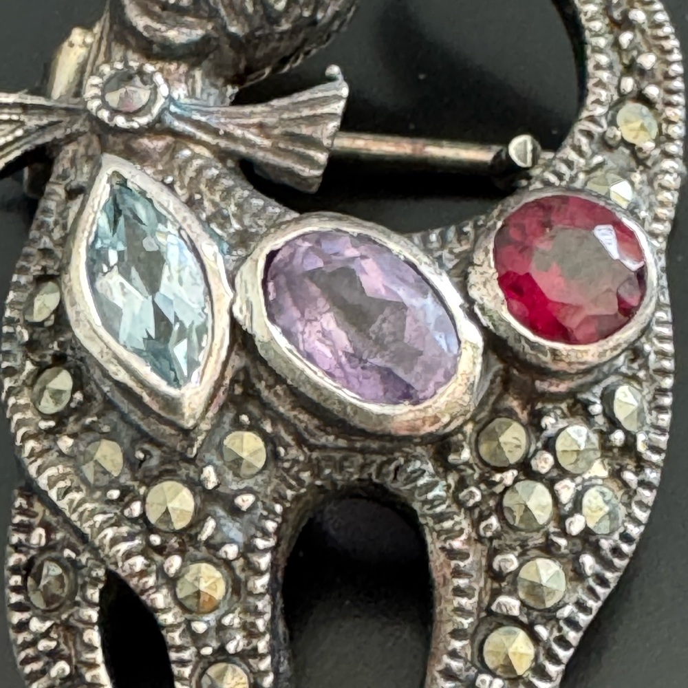 Sterling Silver Marcasite and Gemstone Cat Brooch - Picture 6 of 7